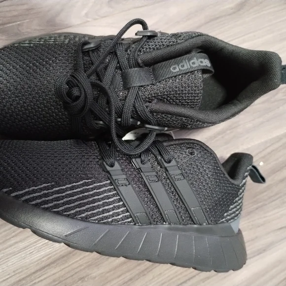 Girls Adidas Questar Flow K Sneakers